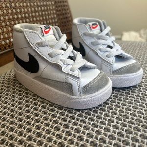 Nike Blazer Mid '77. Baby/Toddler Shoes 6c